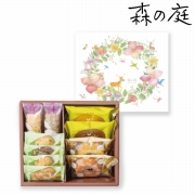 森の庭　焼き菓子アソート　フラワーリース　１０個入　MREｰ02A　(内祝いギフト)