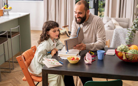 Stokke&circledR; Tripp Trapp&circledR; (ストッケ トリップ トラップ) 日々食卓で親子の成長を見守るイス